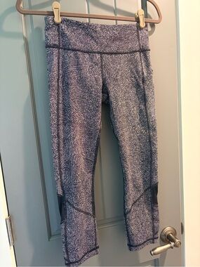 Lululemon Black White Print Crop Leggings Size 4 Mesh Panel Capri 21” Inseam